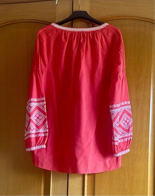 Blusa bordada algodón y lino  boho color coral