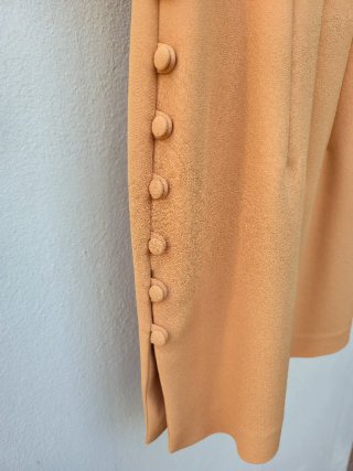 Vestido oriental manga corta camel claro