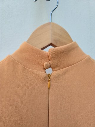 Vestido oriental manga corta camel claro