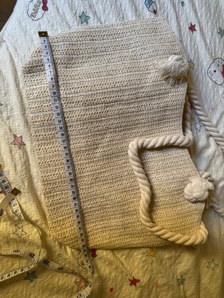 Bolso de playa de rafia con asas de cuerda