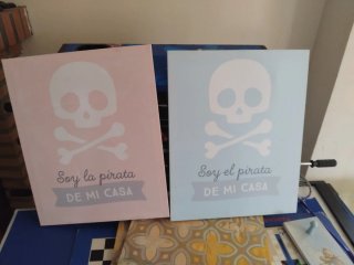 Cuadro infantil calavera pirata rosa