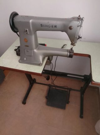 Máquina de coser industrial Singer