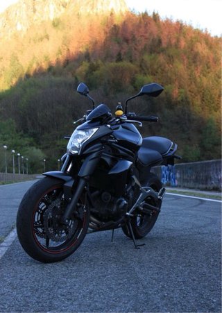 Kawasaki ER6N Negra