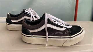 Zapatillas Vans Plataforma Negras y Blancas