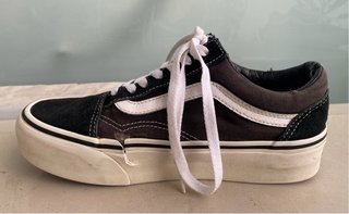 Zapatillas Vans Plataforma Negras y Blancas