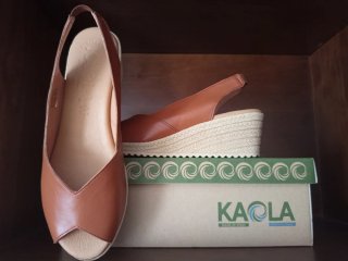 Sandalias cuña piel Kaola marrón