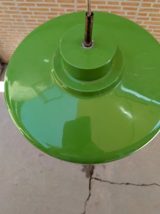 Lampada a sospensione verde in metallo
