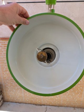 Lampada a sospensione verde in metallo