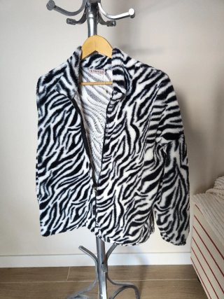 NUEVA CHAQUETA DE PELUCHE CEBRA SUAVE TALLA XL 4€!