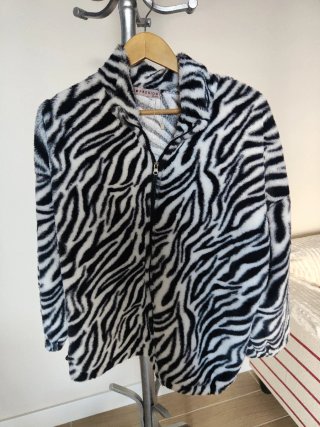 NUEVA CHAQUETA DE PELUCHE CEBRA SUAVE TALLA XL 4€!