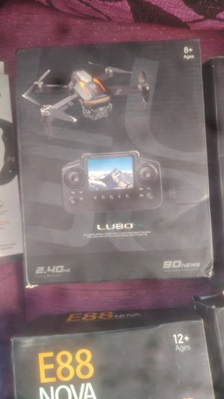 Dron LUBO 8+ con pantalla 2.4GHz