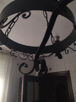 Lámpara de forja negra