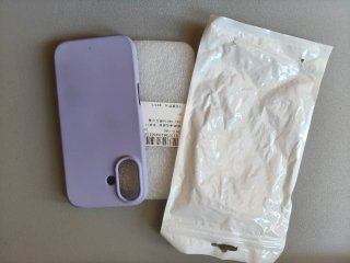 Funda iPhone 16 Morada sin uso