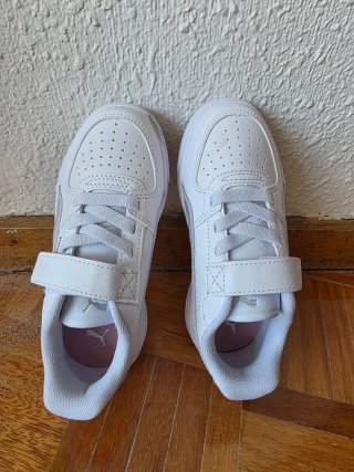 Zapatillas nuevas Puma niña blancasyrosas. Talla30