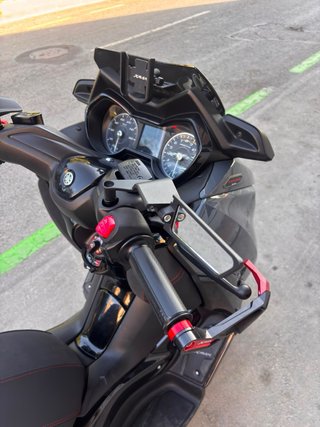 Yamaha XMAX Tech Max 2022-2023 Gris nardo