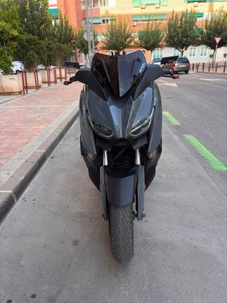 Yamaha XMAX Tech Max 2022-2023 Gris nardo
