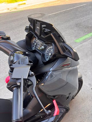 Yamaha XMAX Tech Max 2022-2023 Gris nardo