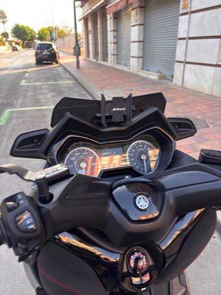 Yamaha XMAX Tech Max 2022-2023 Gris nardo