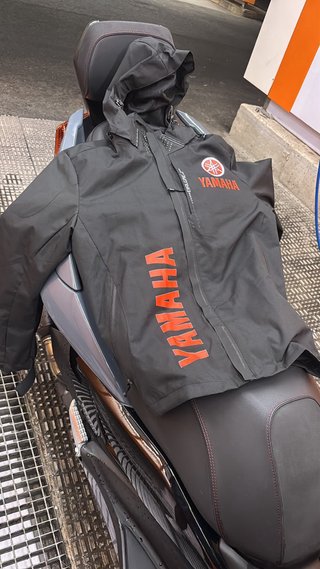 Yamaha XMAX Tech Max 2022-2023 Gris nardo