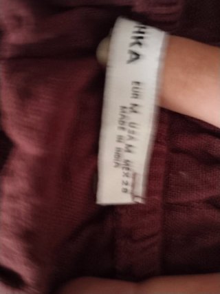 Camiseta marrón con tiras