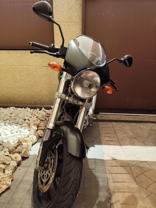 Ducati Monster 620 Dark Doble Disco del año 2005