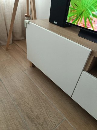Mueble TV madera y blanco