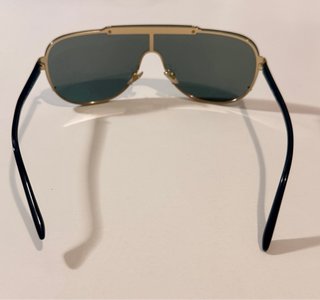 Gafas de sol Versace negras y doradas ORIGINALES