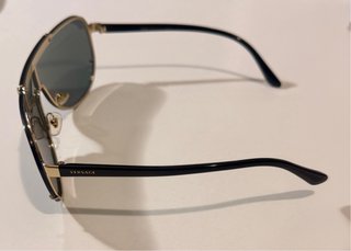 Gafas de sol Versace negras y doradas ORIGINALES