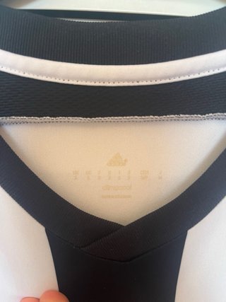 Camiseta Adidas Rayas Negro y Blanca Talla M