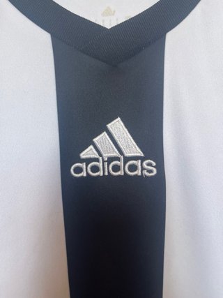 Camiseta Adidas Rayas Negro y Blanca Talla M