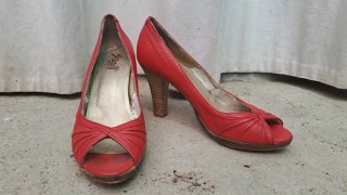 Zapatos tacón rojos piel