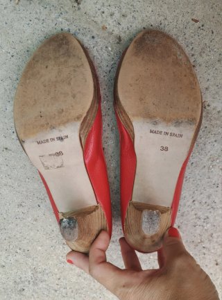 Zapatos tacón rojos piel
