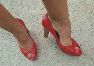 Zapatos tacón rojos piel