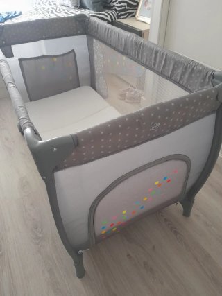 Cuna de viaje y corralito bebé