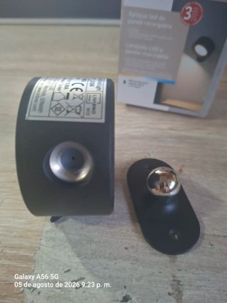 Foco LED con botón de encendido