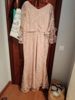 Vestido rosa largo encaje y pedrería
