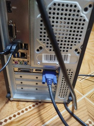 PC Sobremesa + Monitor BenQ | i3 / 16 GB / 2 TB /
