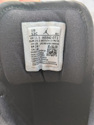 Air Jordan 1 Mid SE "New Love"