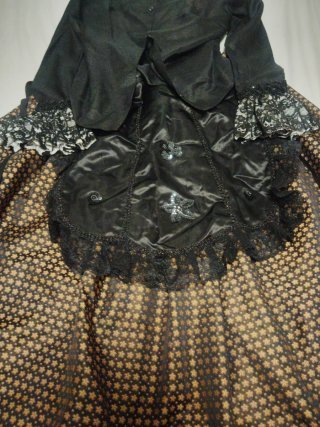 Traje de baturra de falda ,delantal con lentejuela