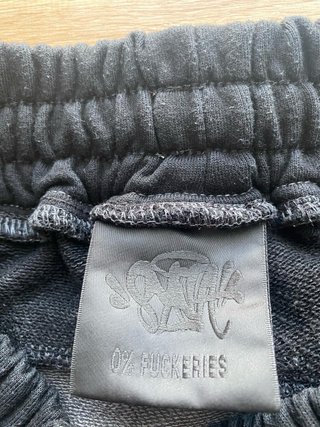 Pantalones cortos Syna World grises y negros