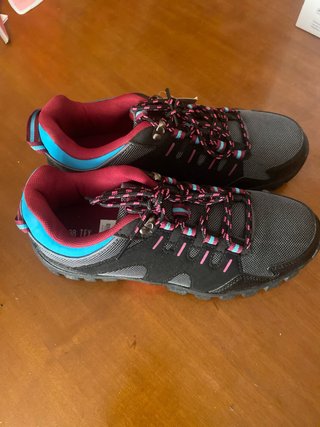 Botas de montaña sin usar