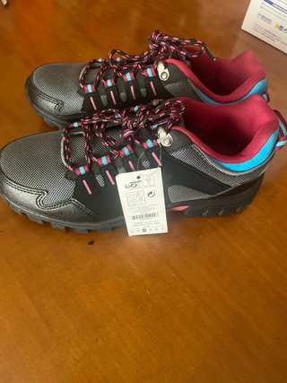 Botas de montaña sin usar