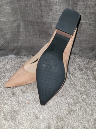 Zapatos Zara tacón beige ante