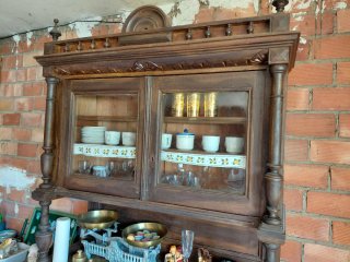 Mueble antiguo madera maciza y cristal