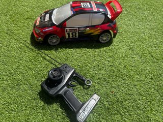 Coche teledirigido a batería