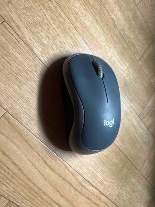 Ratón inalámbrico Logitech gris