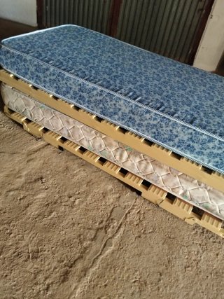 Cama nido metálica con somier de madera y colchone