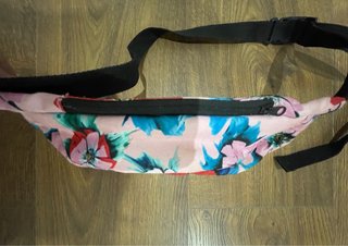 Riñonera Levi's floral