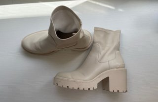 Botines Beige