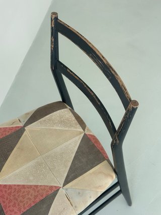 Silla de diseño clásico para restaurar